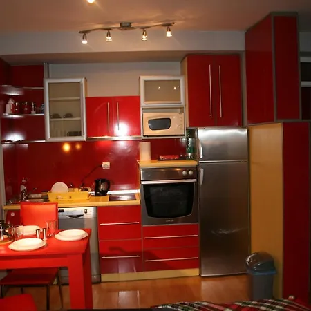 Daire Savinac U Srcu Beograda, Trg Slavija Belgrad